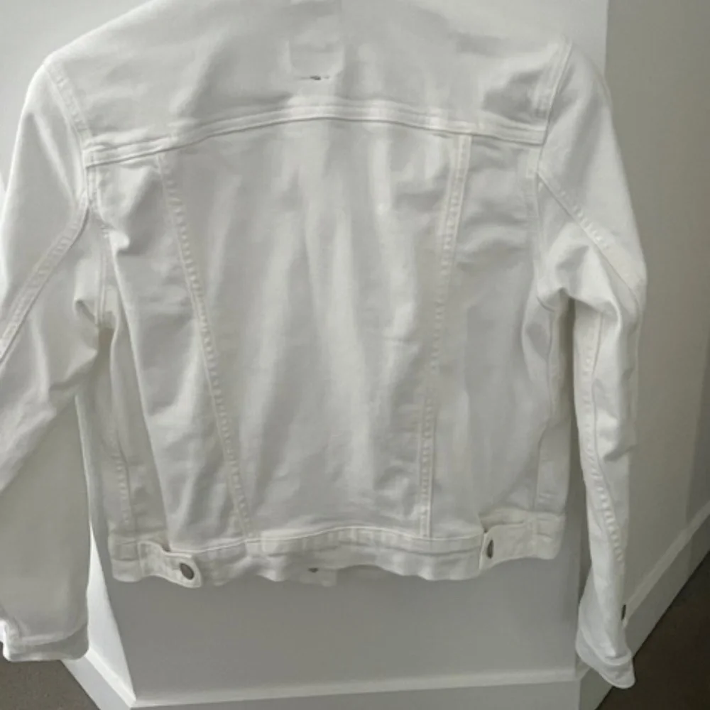 Jacket - Picture 3 of 4
